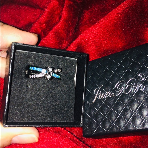 Jun kin size 9, 10 karat ring - Picture 5 of 5